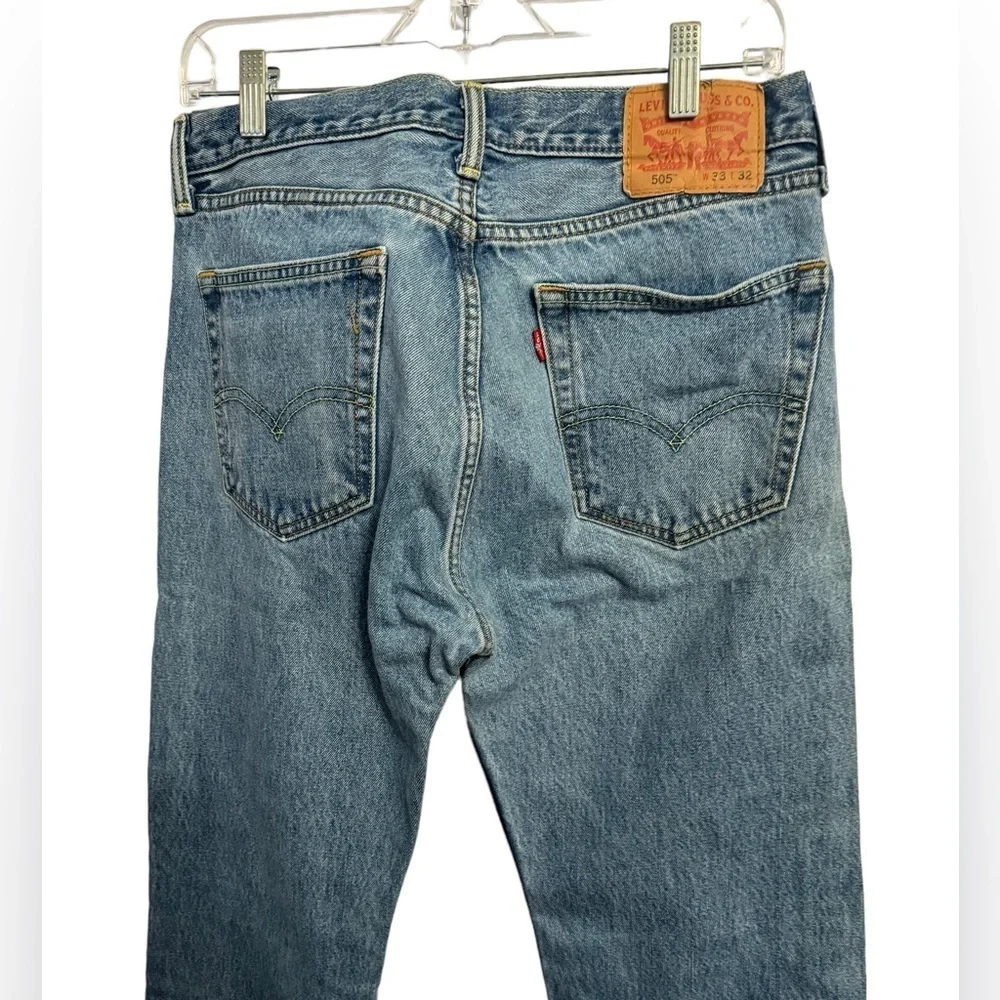 Levi’s 505 denim light wash size  33/32